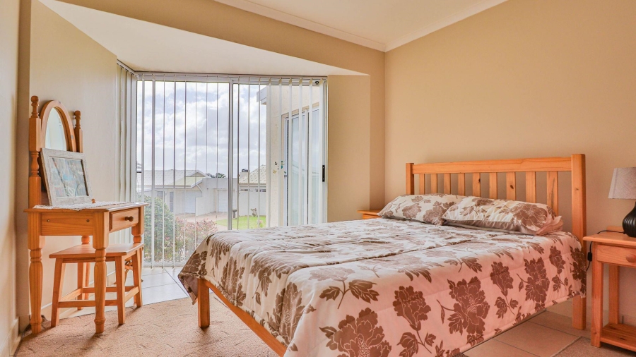 To Let 3 Bedroom Property for Rent in Heiderand Western Cape